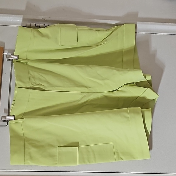 Nina Parker Shorts - Picture 2 of 3